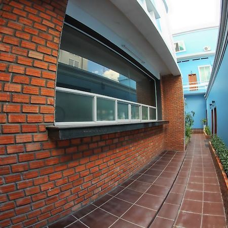 The Blue Corner Boutique Hotel Phnom Penh Exterior photo