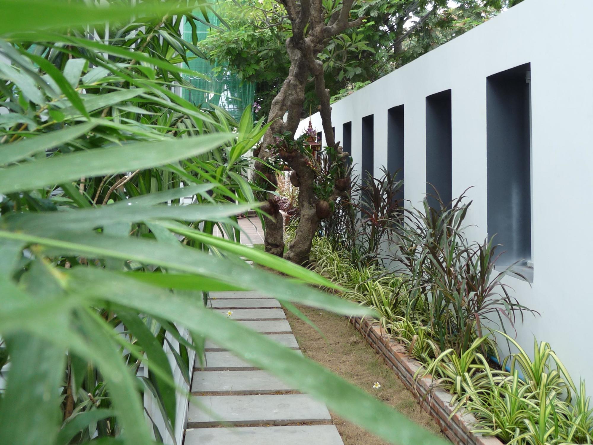 The Blue Corner Boutique Hotel Phnom Penh Exterior photo