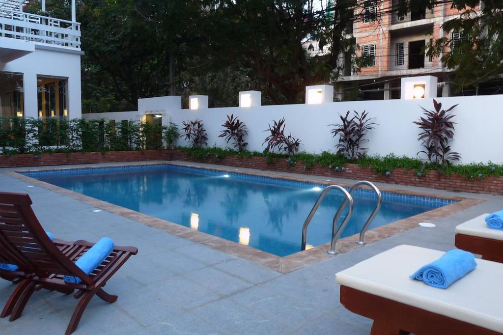 The Blue Corner Boutique Hotel Phnom Penh Exterior photo