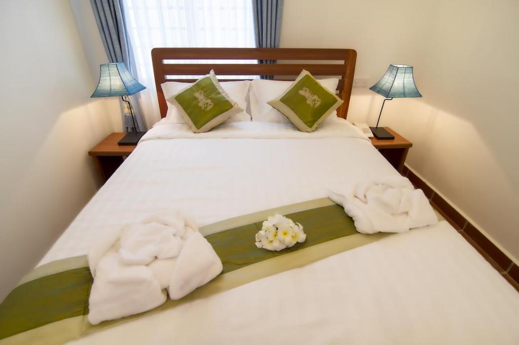 The Blue Corner Boutique Hotel Phnom Penh Exterior photo