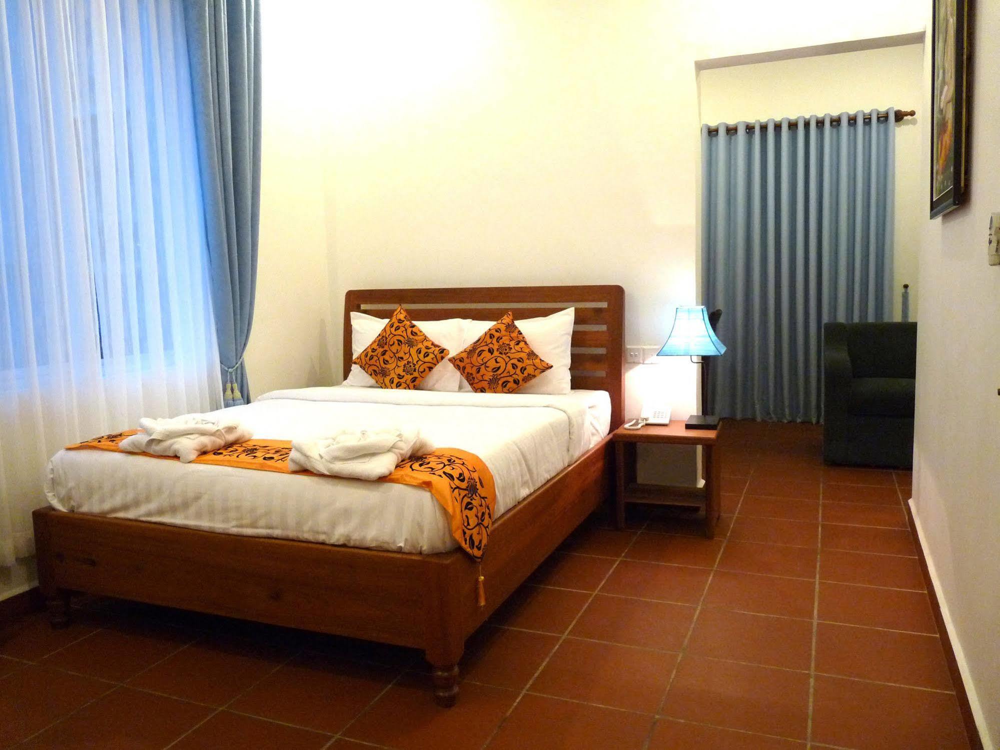 The Blue Corner Boutique Hotel Phnom Penh Exterior photo