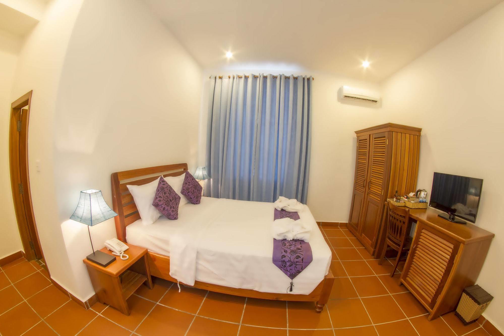 The Blue Corner Boutique Hotel Phnom Penh Exterior photo