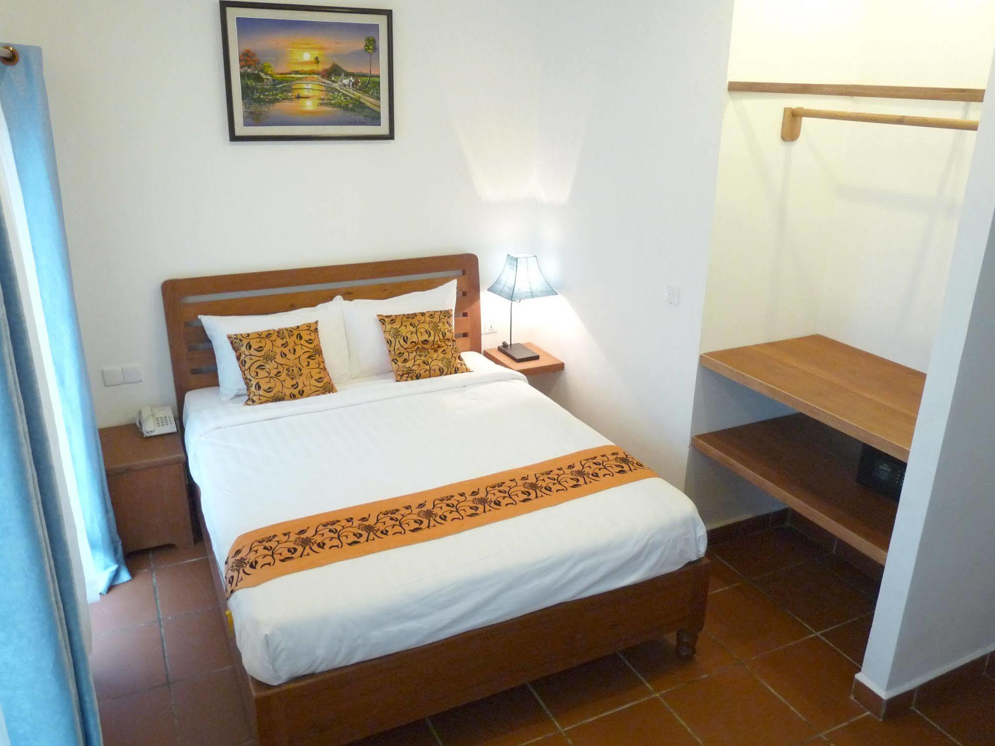 The Blue Corner Boutique Hotel Phnom Penh Exterior photo