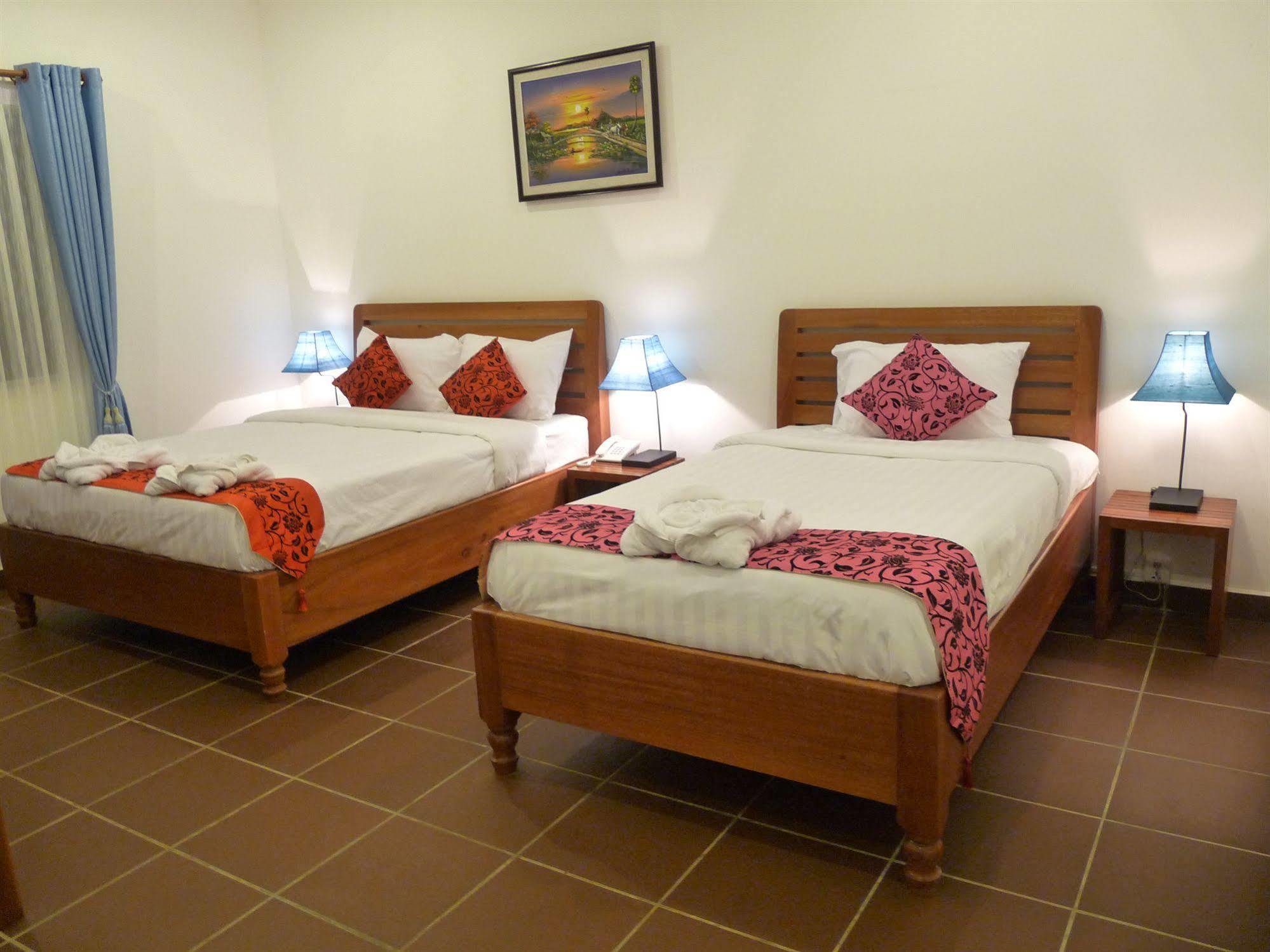 The Blue Corner Boutique Hotel Phnom Penh Exterior photo