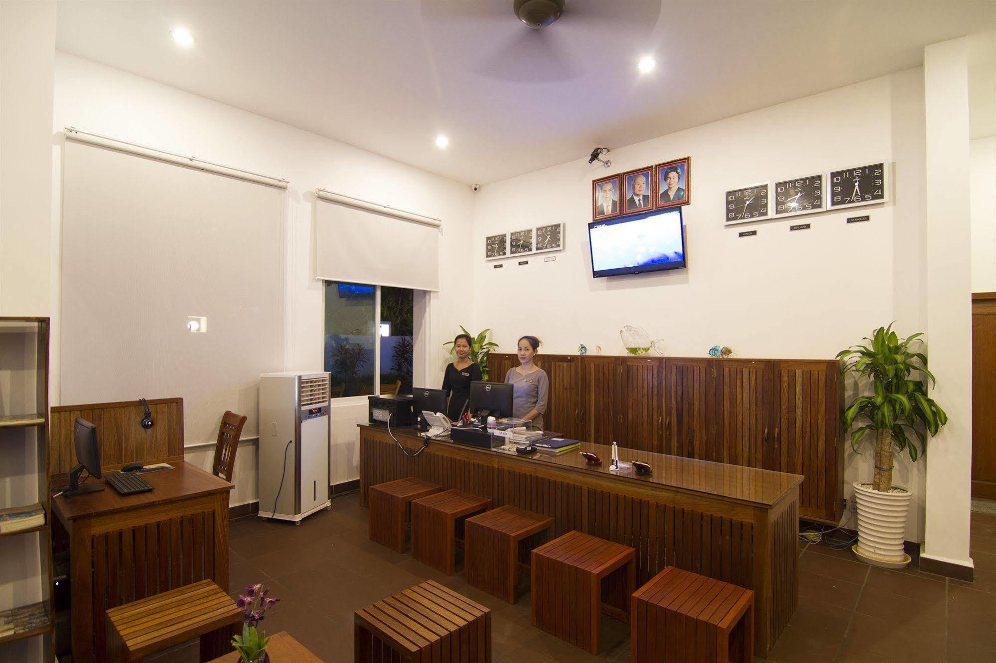 The Blue Corner Boutique Hotel Phnom Penh Exterior photo