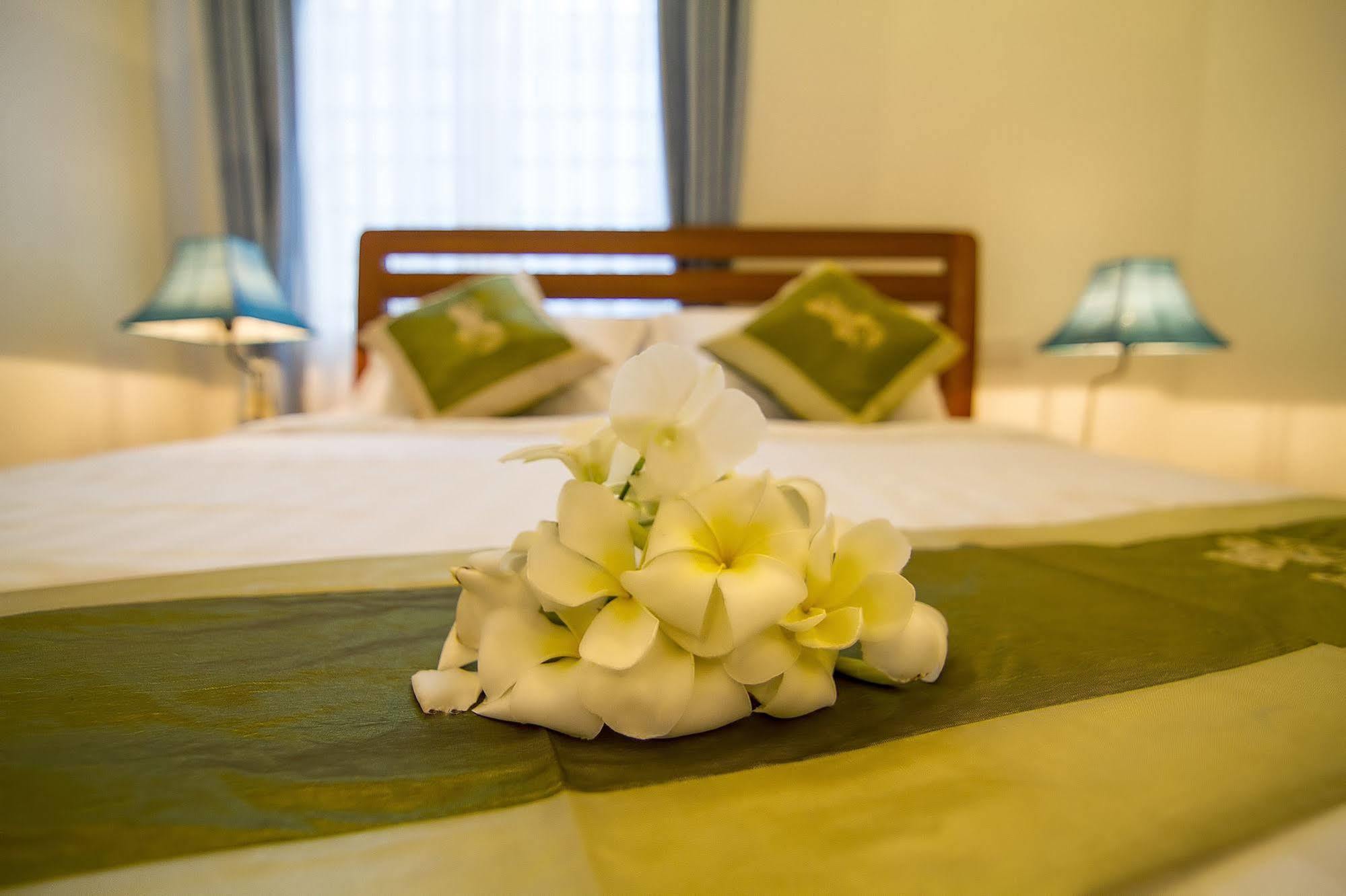 The Blue Corner Boutique Hotel Phnom Penh Exterior photo